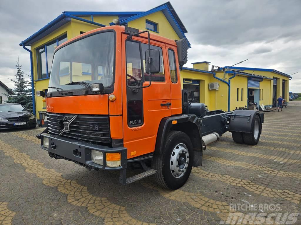 Volvo FL6 180 Camiones con chasís y cabina