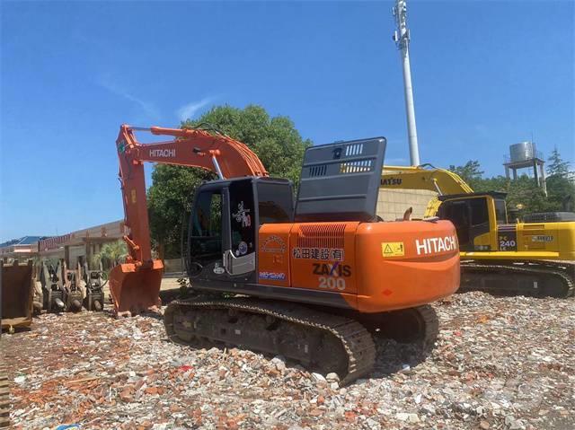 Hitachi ZX200-3G Excavadoras sobre orugas