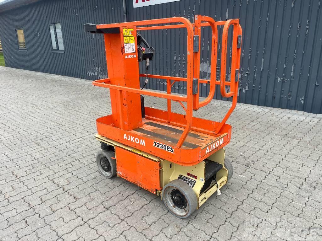 JLG 1230 ES Plataformas con jaula de elevación