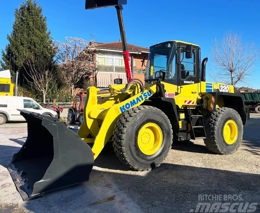 Komatsu WA 320 Cargadoras sobre ruedas