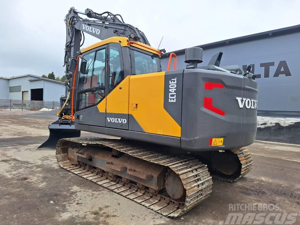 Volvo EC140EL PYÖRITTÄJÄLLÄ Excavadoras sobre orugas