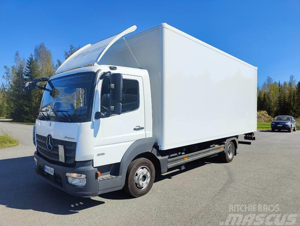 Mercedes-Benz Atego Camiones con caja de remolque