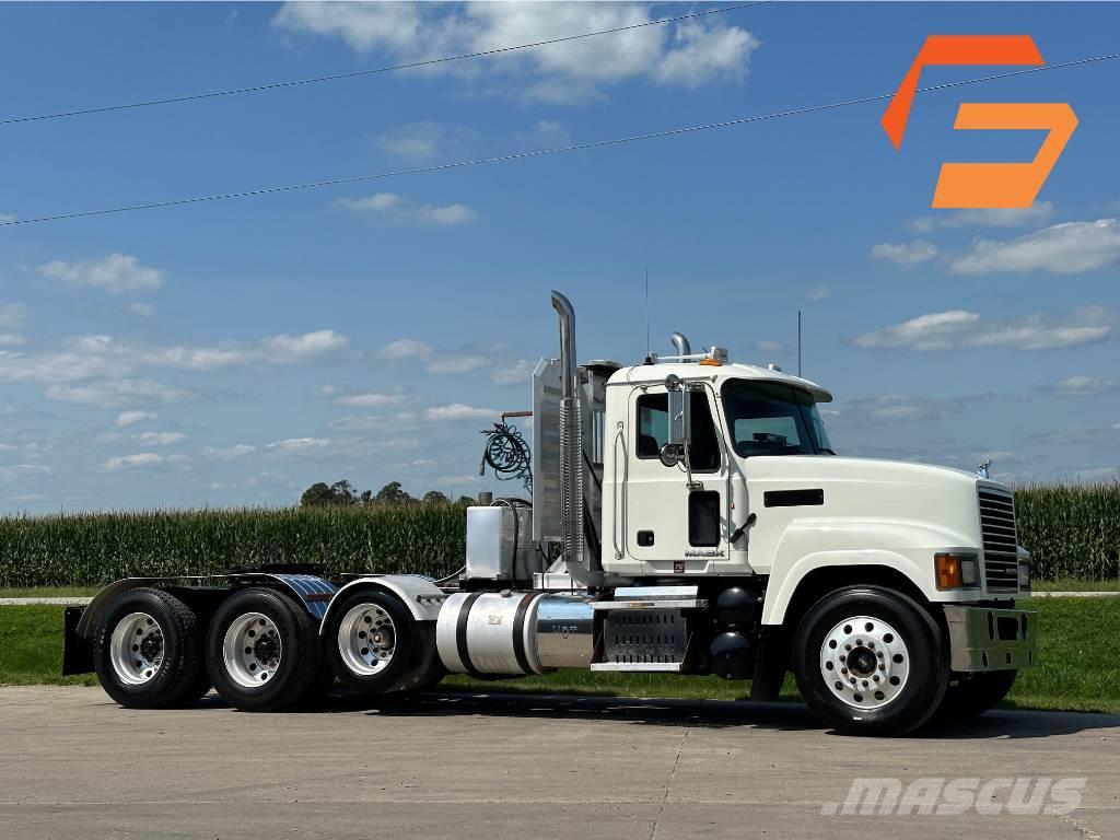 Mack Pinnacle CH613 Camiones tractor