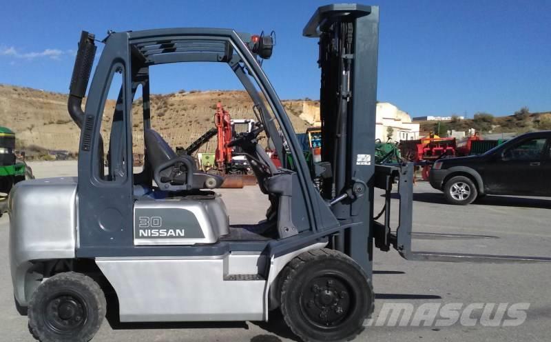 Nissan FGD02A30Q Camiones diesel