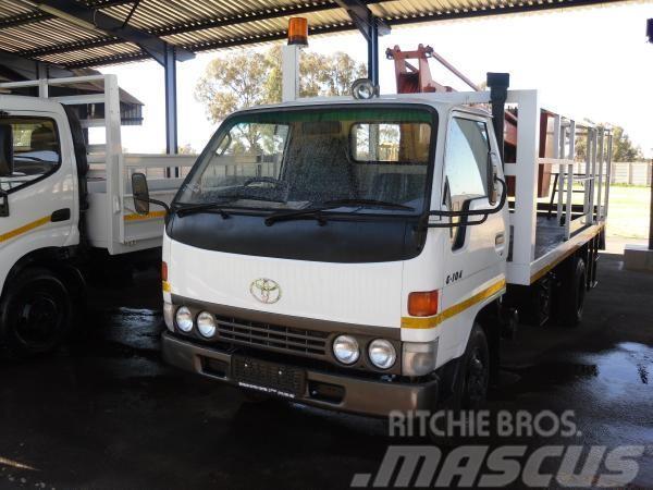 Toyota dyna 5104 Camiones con caja de remolque