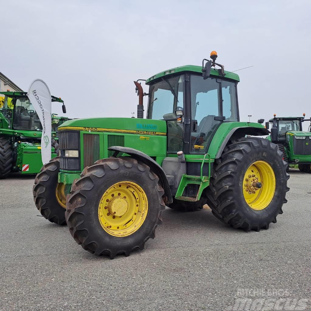 John Deere 7700 Tractores