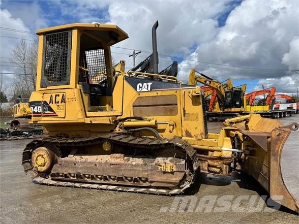 CAT D4G Buldozer sobre oruga