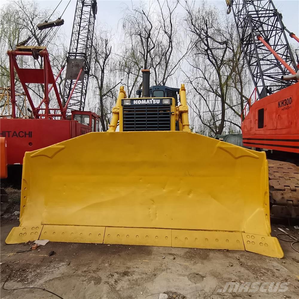 Komatsu d155a-2 Buldozer sobre oruga