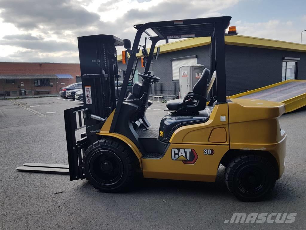 CAT DP30PT Camiones diesel