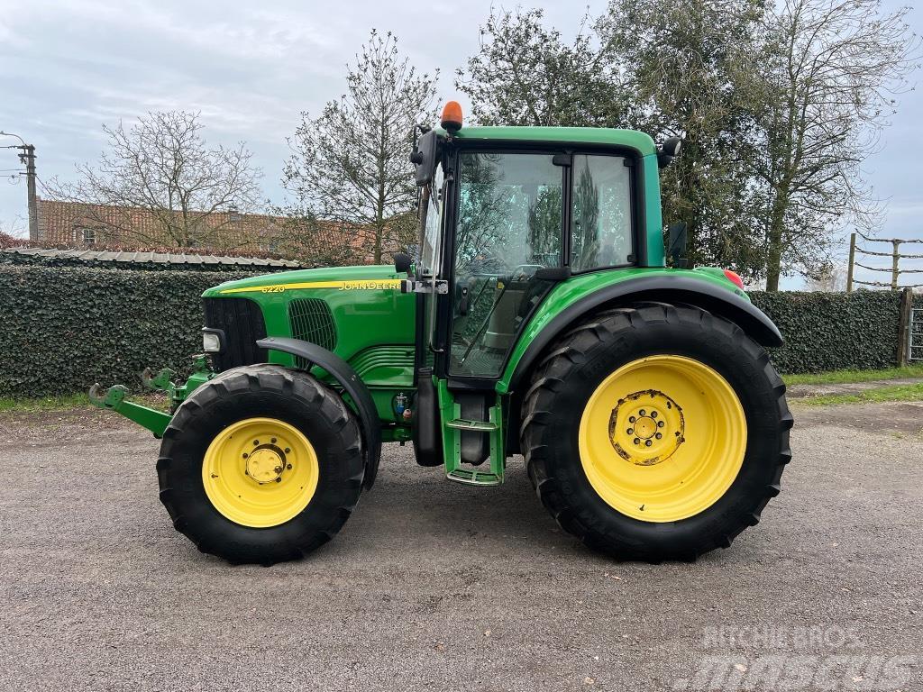 John Deere 6220 Tractores