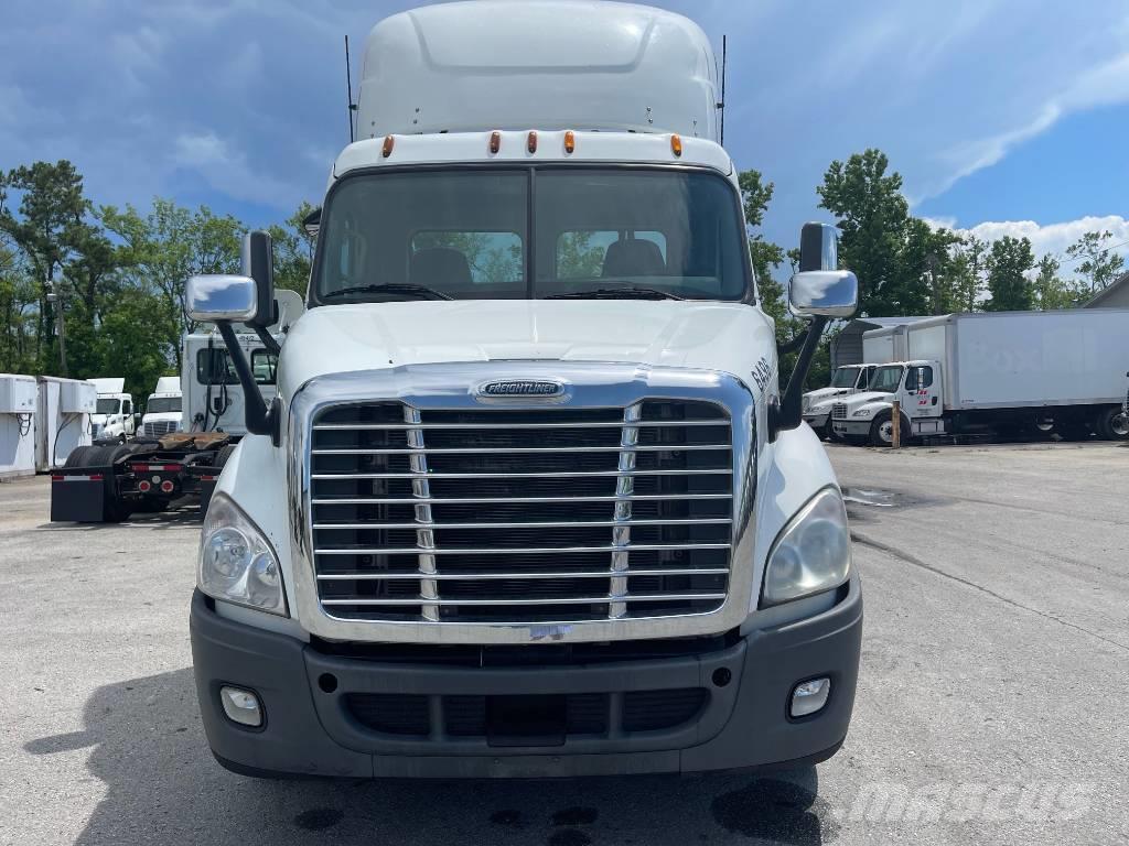 Freightliner Cascadia 113 Camiones tractor