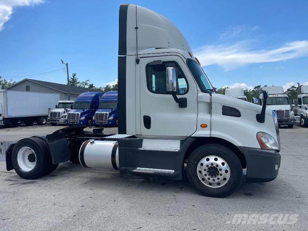 Freightliner Cascadia 113 Camiones tractor