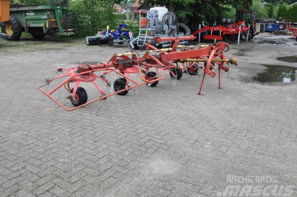 Lely Lotus 675 Rastrilladoras y rastrilladoras giratorias