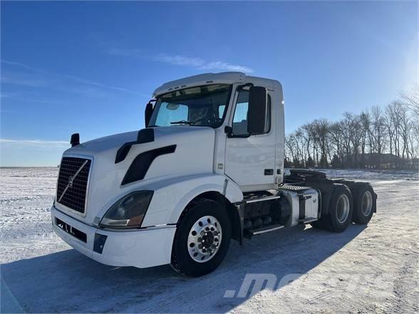 Volvo VNL64T300 Camiones tractor