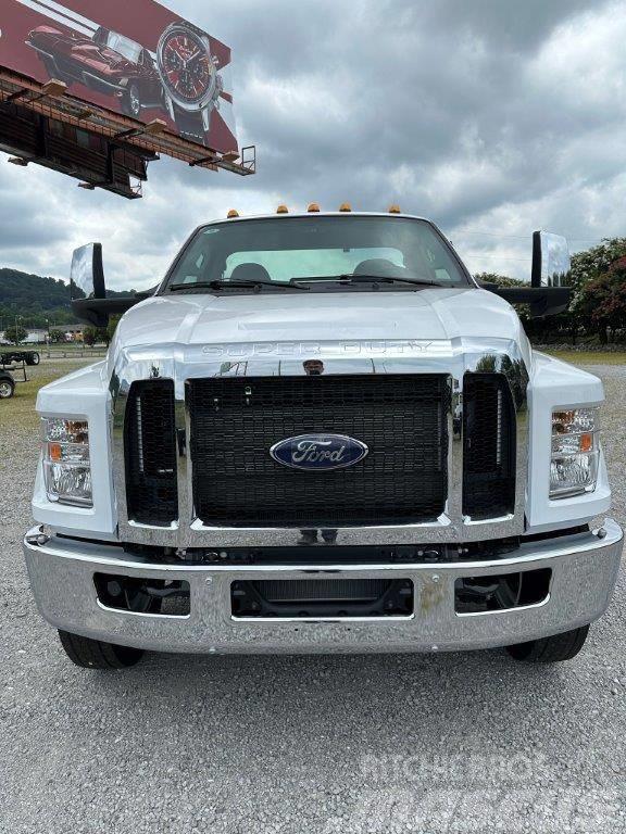 Ford F-750 Camiones con chasís y cabina