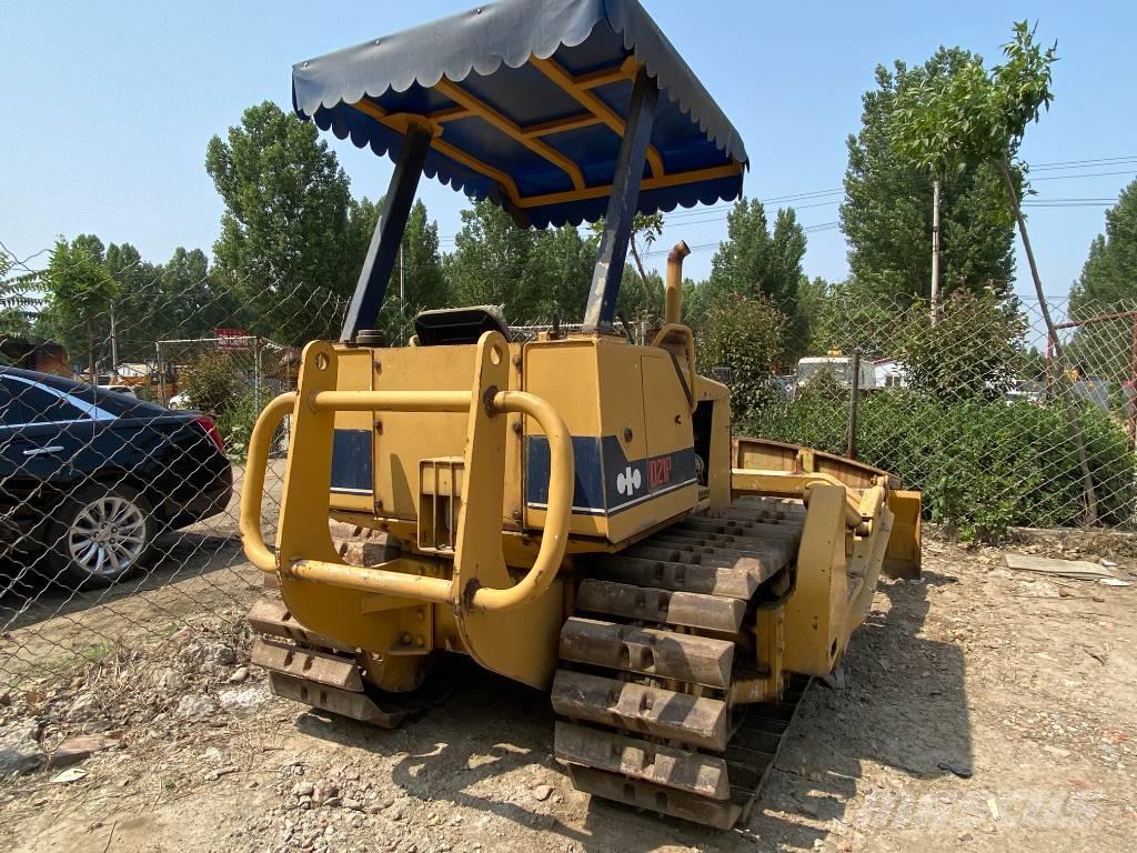 Komatsu D21P-6 Buldozer sobre oruga