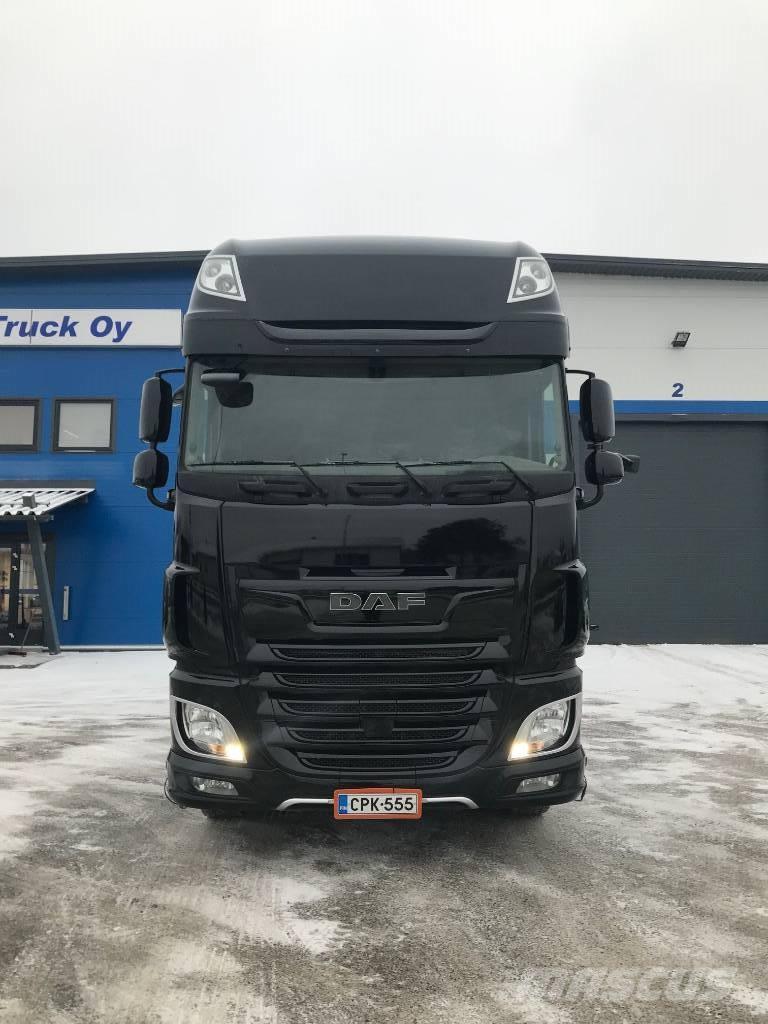 DAF XF530 FAS Camiones elevadores de gancho