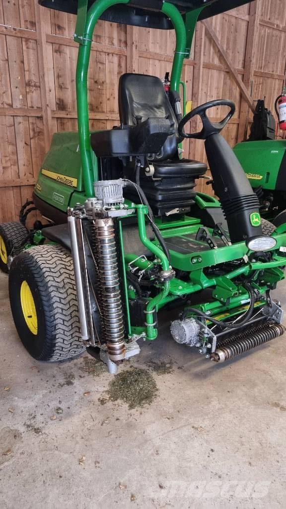 John Deere 7500A Máquinas de calles