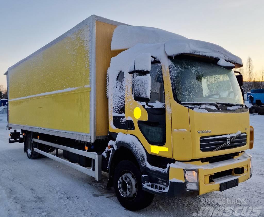 Volvo FL240 skåpbil Camiones con caja de remolque