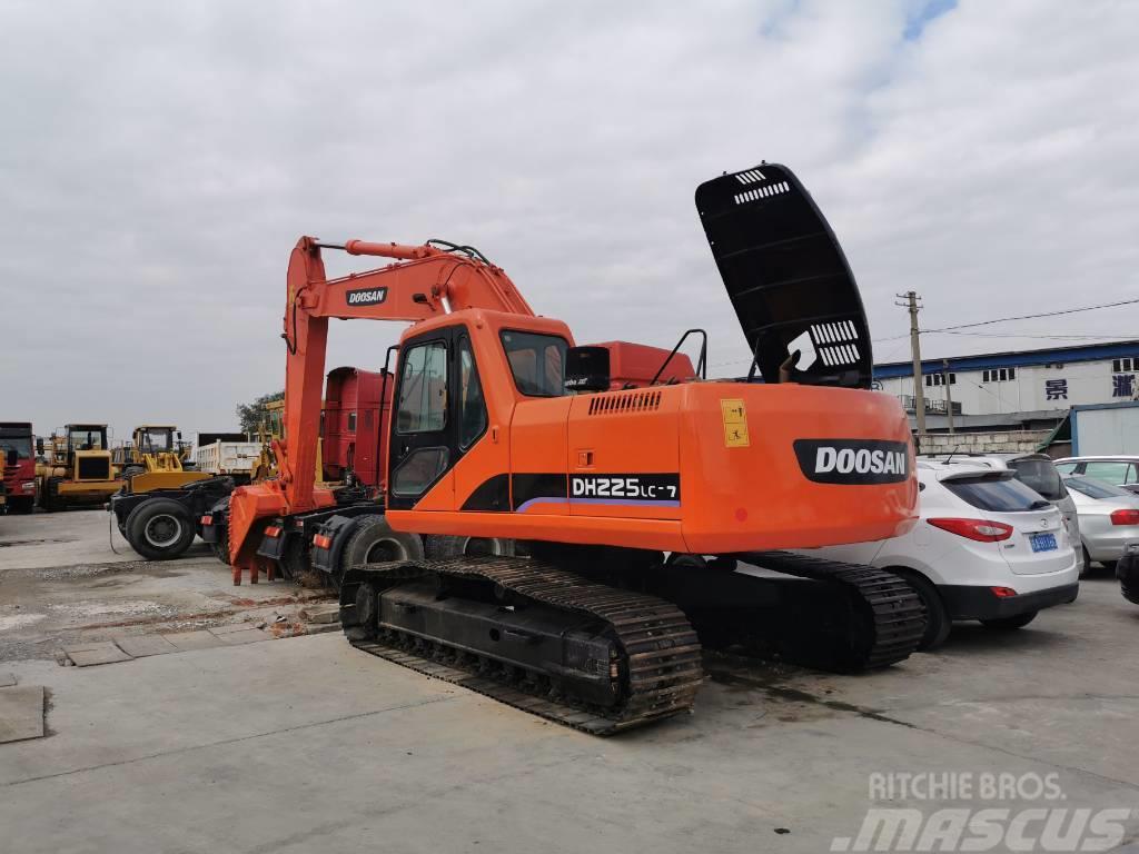 Doosan DH225 Excavadoras sobre orugas