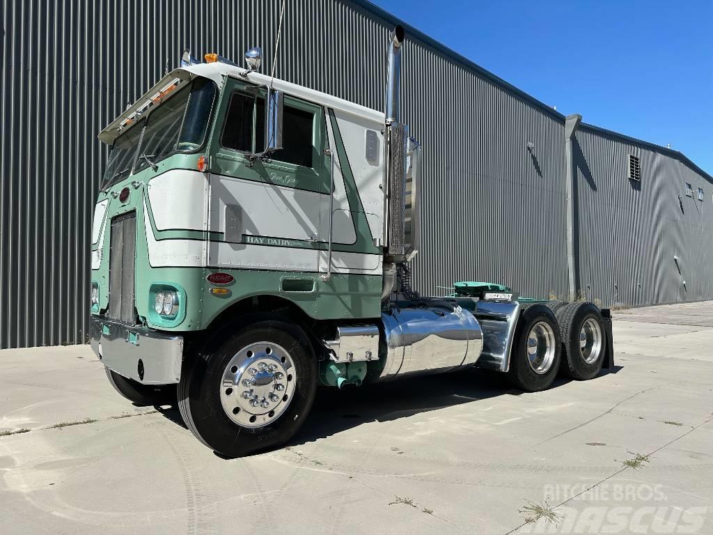 Peterbilt 352A Cabinas