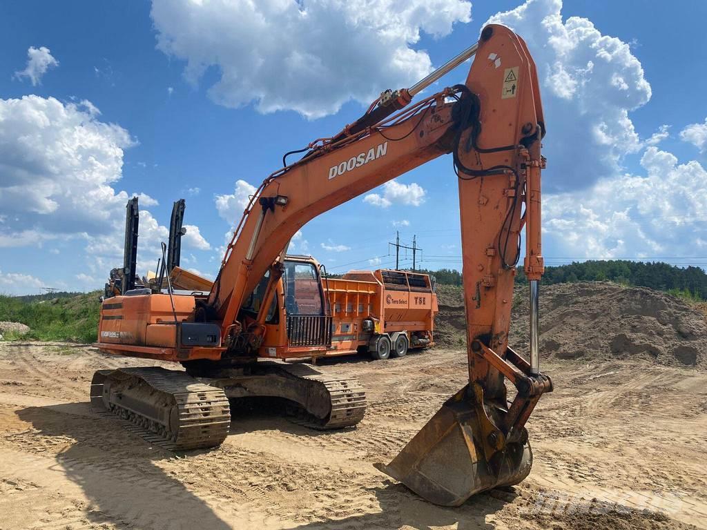 Doosan 225LC Excavadoras sobre orugas