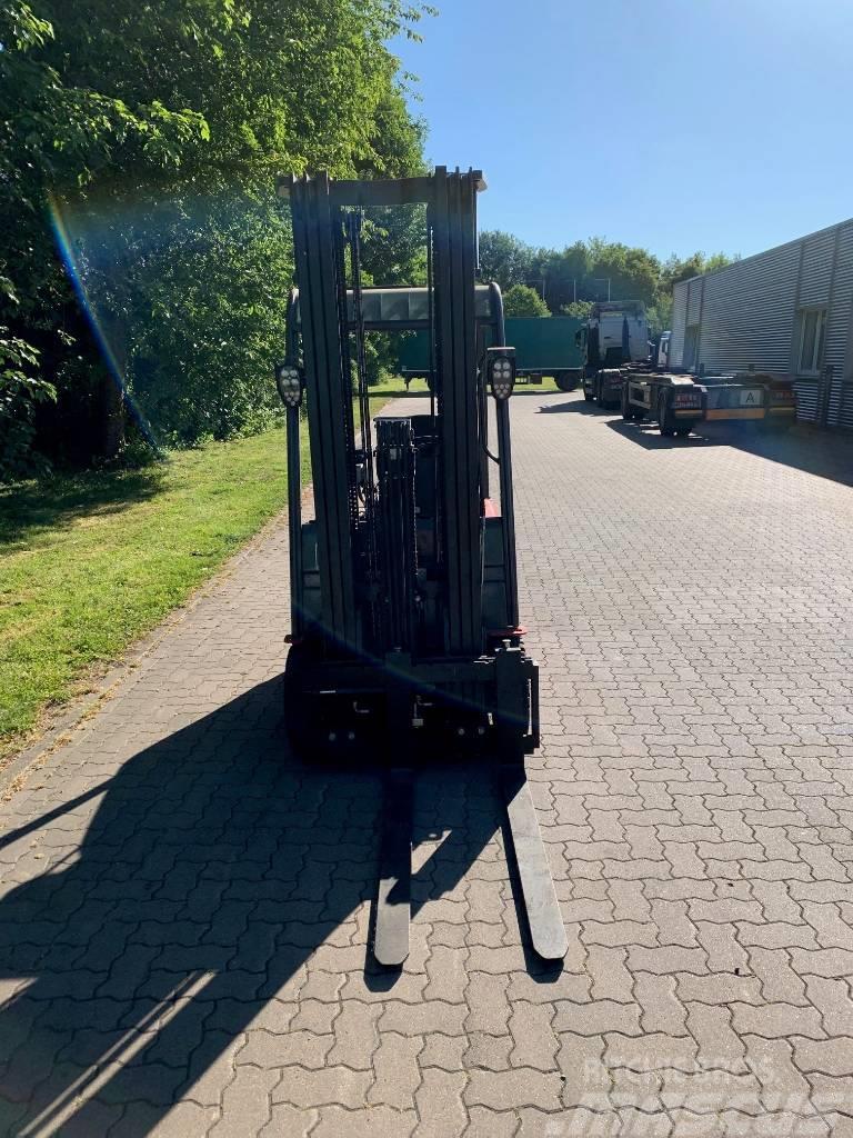 Manitou ME318 Carretillas de horquilla eléctrica