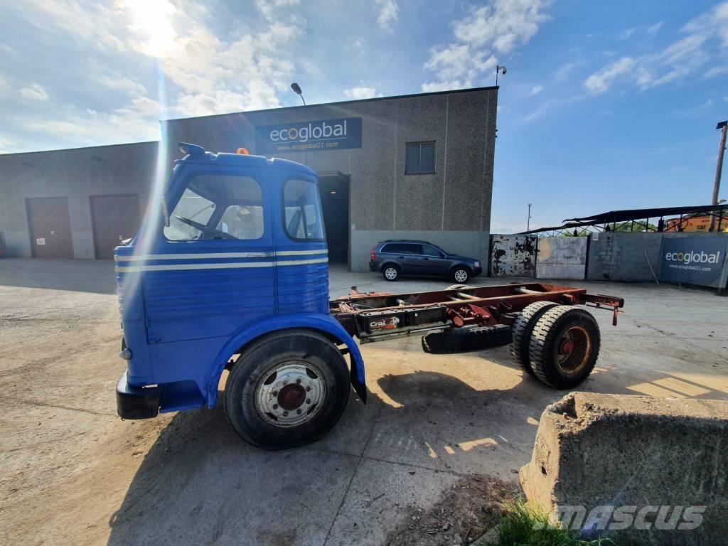 Pegaso COMET 1090 Camiones con chasís y cabina