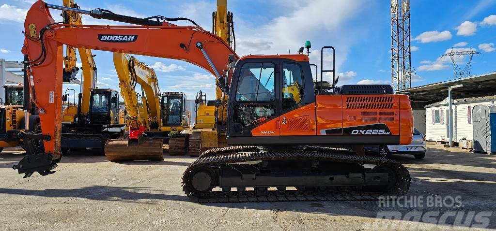 Doosan DX 225 Excavadoras sobre orugas