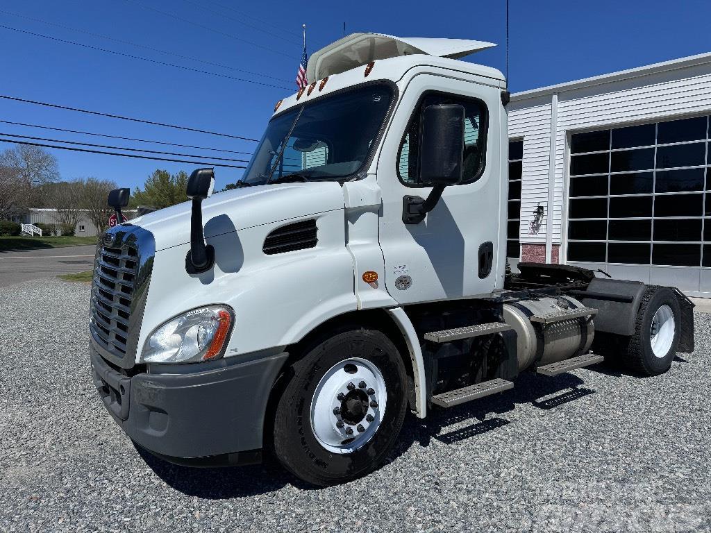 Freightliner Cascadia 113 Camiones tractor