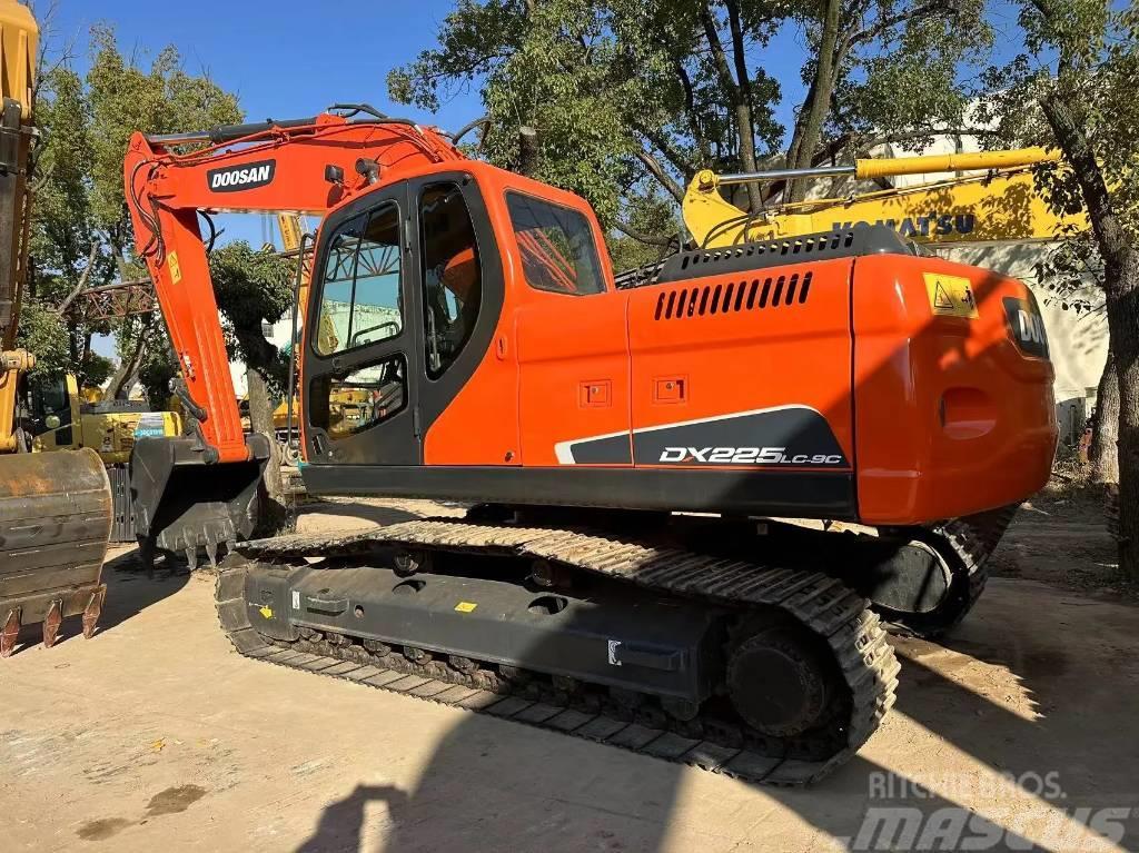 Doosan DX225-9C Excavadoras sobre orugas