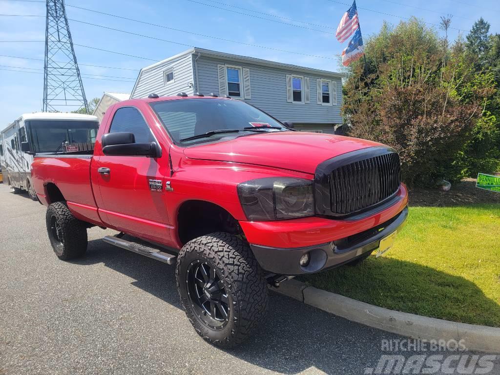 Dodge Ram 2500 Caja abierta/laterales abatibles