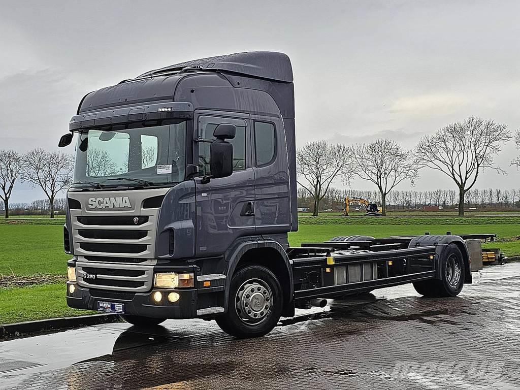 Scania G320 Camiones con chasís y cabina