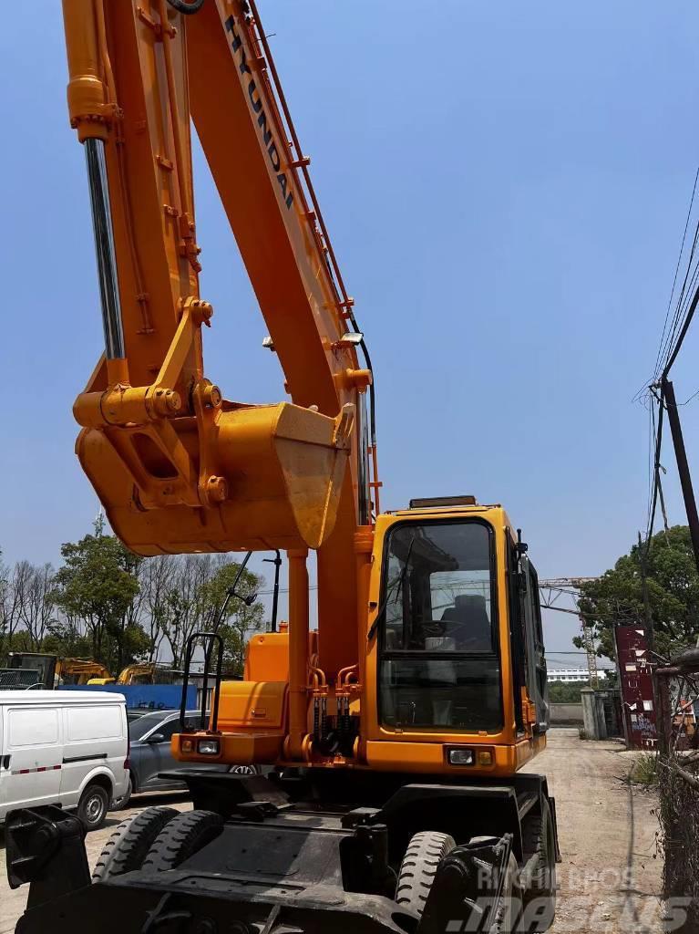 Hyundai R210W-9 Excavadoras de ruedas