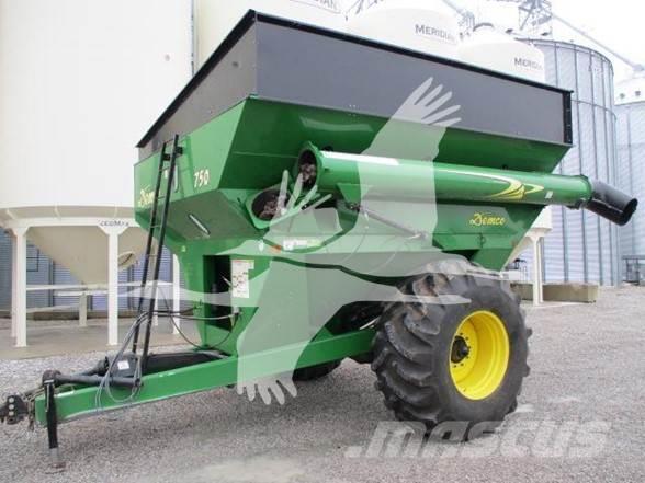 Demco 750 Carros de trasladar grano