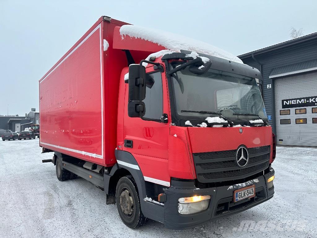 Mercedes-Benz Atego Camiones con caja de remolque