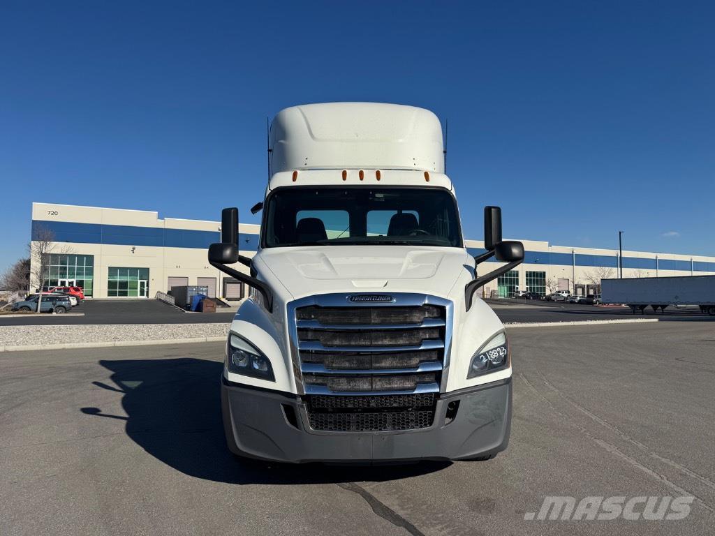 Freightliner Cascadia 113 Camiones tractor