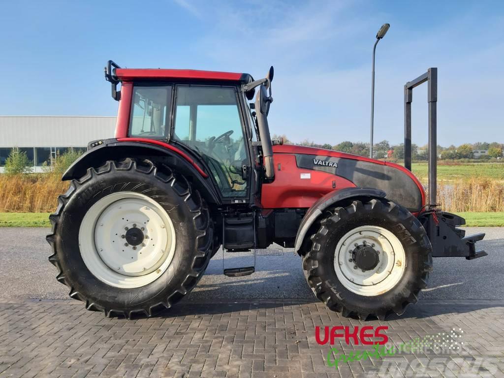 Valtra T151 Tractores