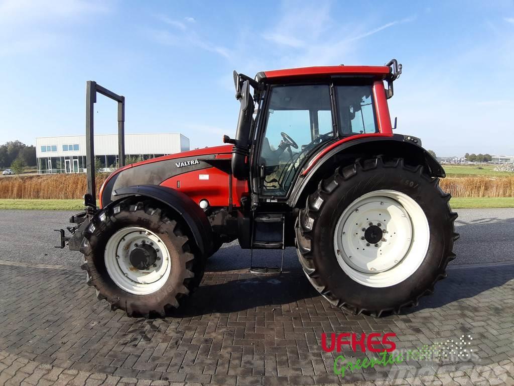 Valtra T151 Tractores