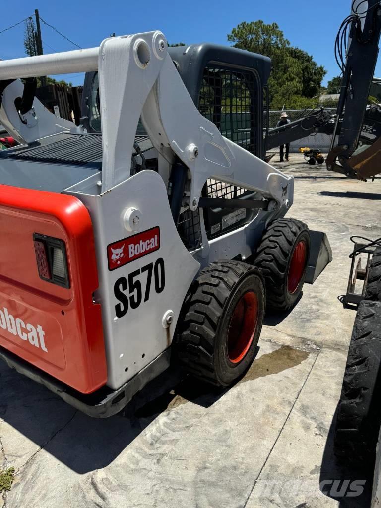 Bobcat S570 Minicargadoras