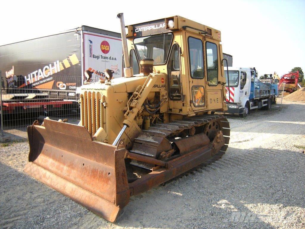 CAT D4E Buldozer sobre oruga