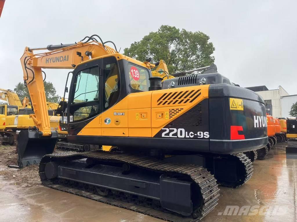 Hyundai R220LC-9S Excavadoras de ruedas