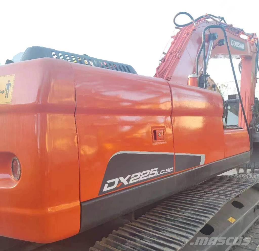 Doosan DX 225 Excavadoras sobre orugas