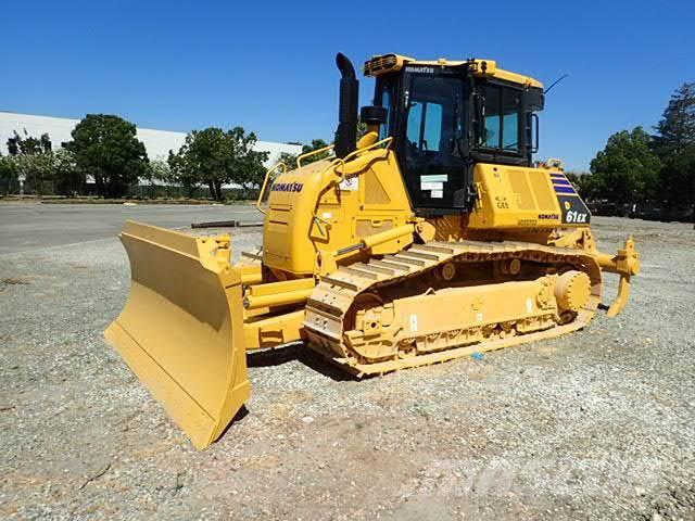 Komatsu D61EX-24 Buldozer sobre oruga