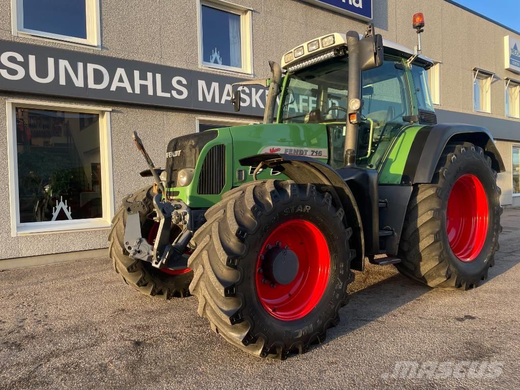 Fendt 716 Vario Tractores