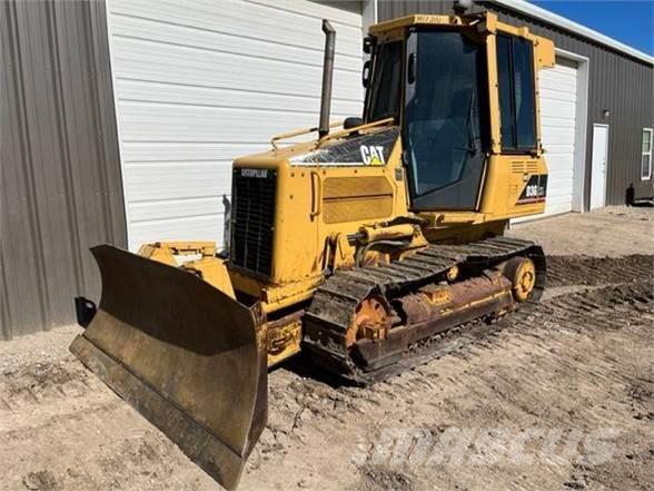 CAT D3G Buldozer sobre oruga