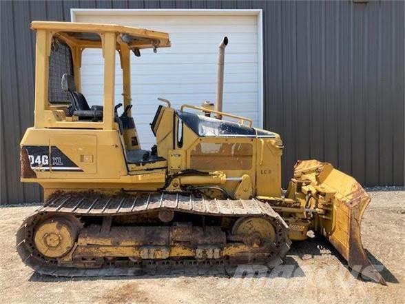 CAT D4G Buldozer sobre oruga