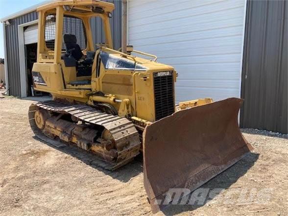 CAT D4G Buldozer sobre oruga