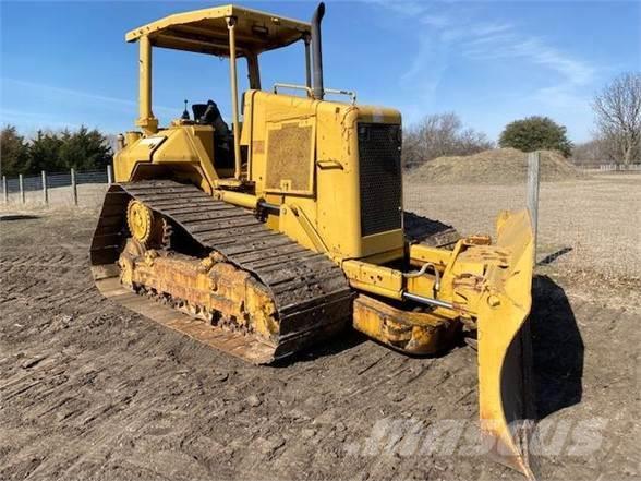 CAT D5N Buldozer sobre oruga