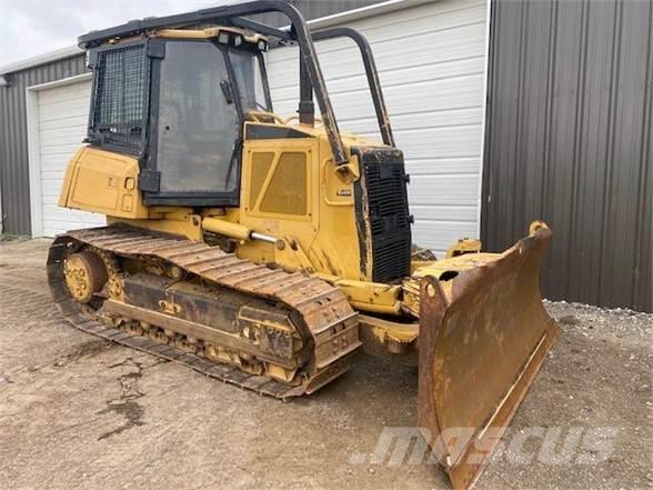 CAT D6K Buldozer sobre oruga